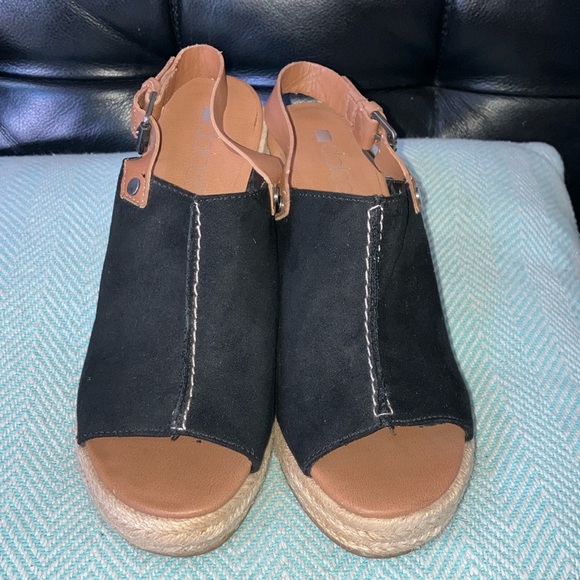 Dolcetta Selma 6.5 women’s Black and Tan Espadrille Wedges - Picture 11 of 16